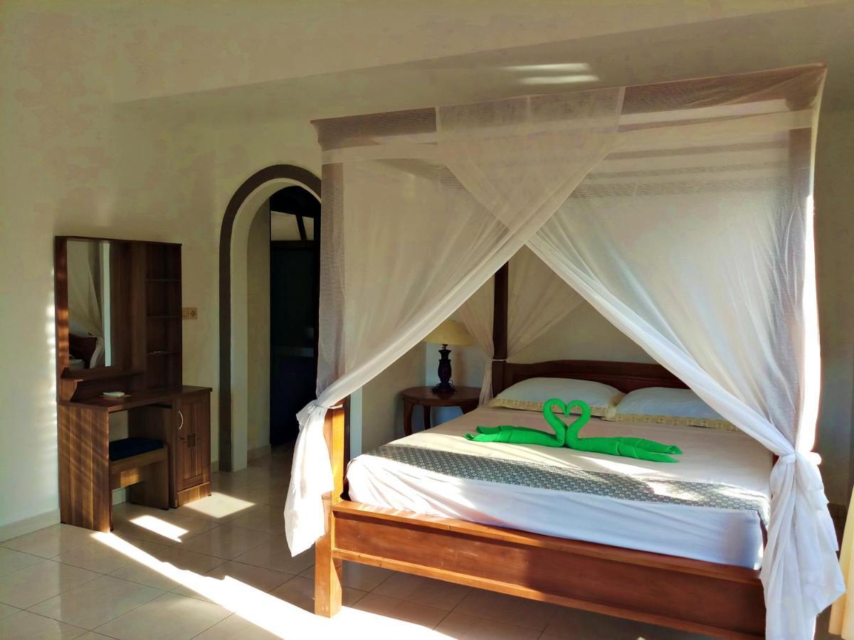 Rumah Wayans Lipah Amed Exterior foto