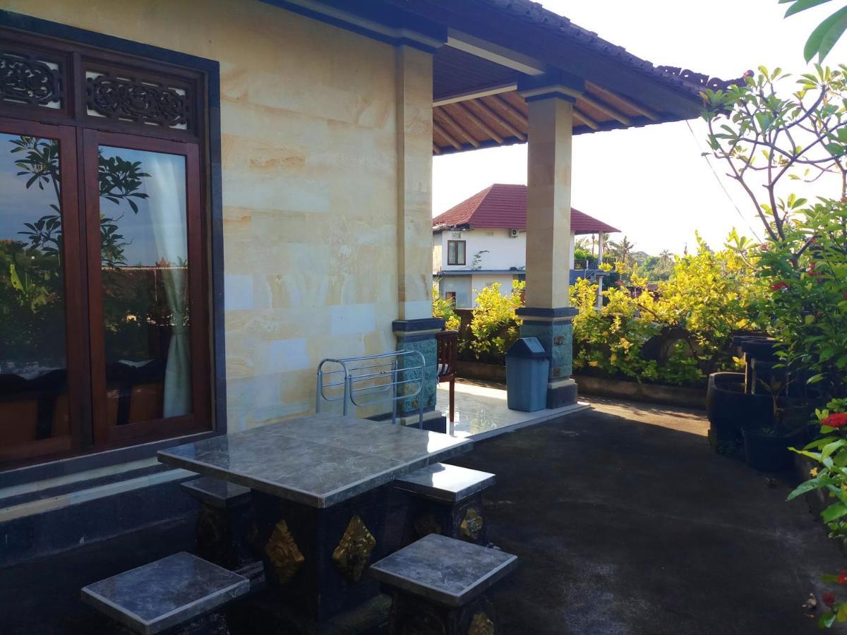 Rumah Wayans Lipah Amed Exterior foto